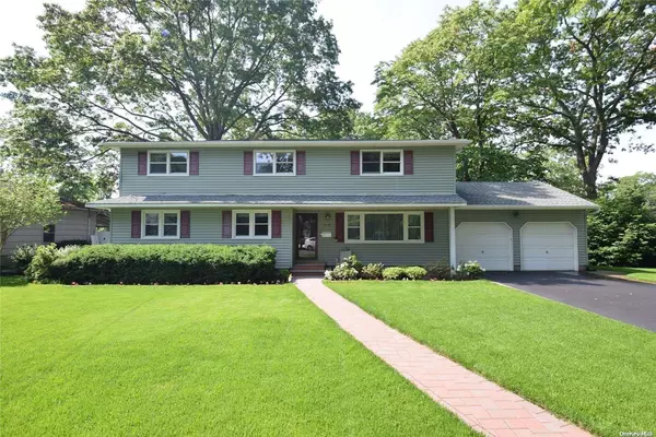 418 Walker ST, West Babylon, NY 11704