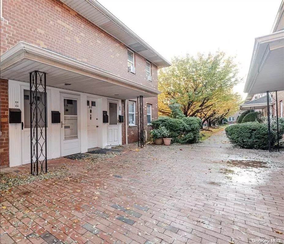 North Baldwin, NY 11510,1690 Grand AVE #A-19