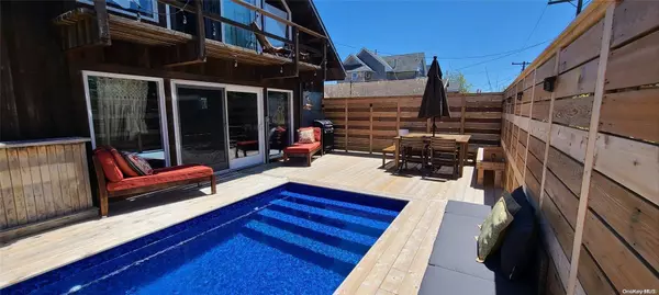 17 Bungalow WALK, Ocean Beach, NY 11770