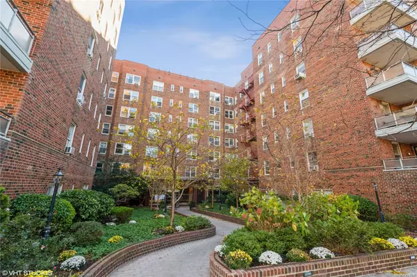 79-10 34th AVE #7M, Jackson Heights, NY 11370