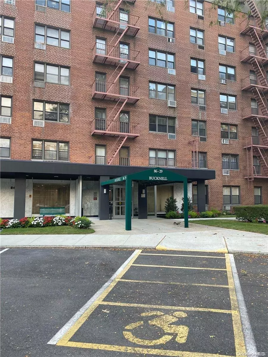 Howard Beach, NY 11414,86-29 155 AVE #5F