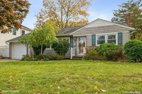 3466 Bunker AVE, Wantagh, NY 11793