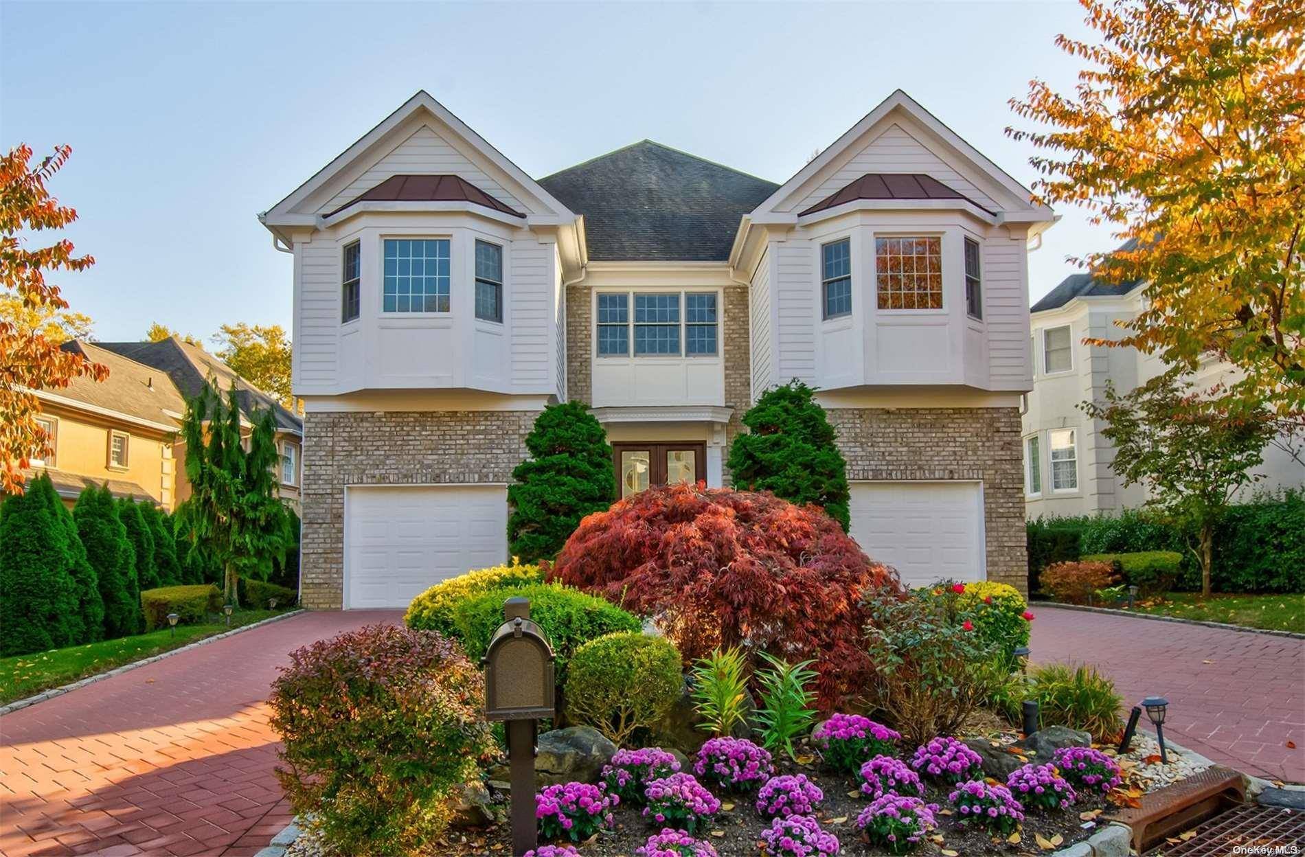 58 Stone Hill DR, Manhasset, NY 11030