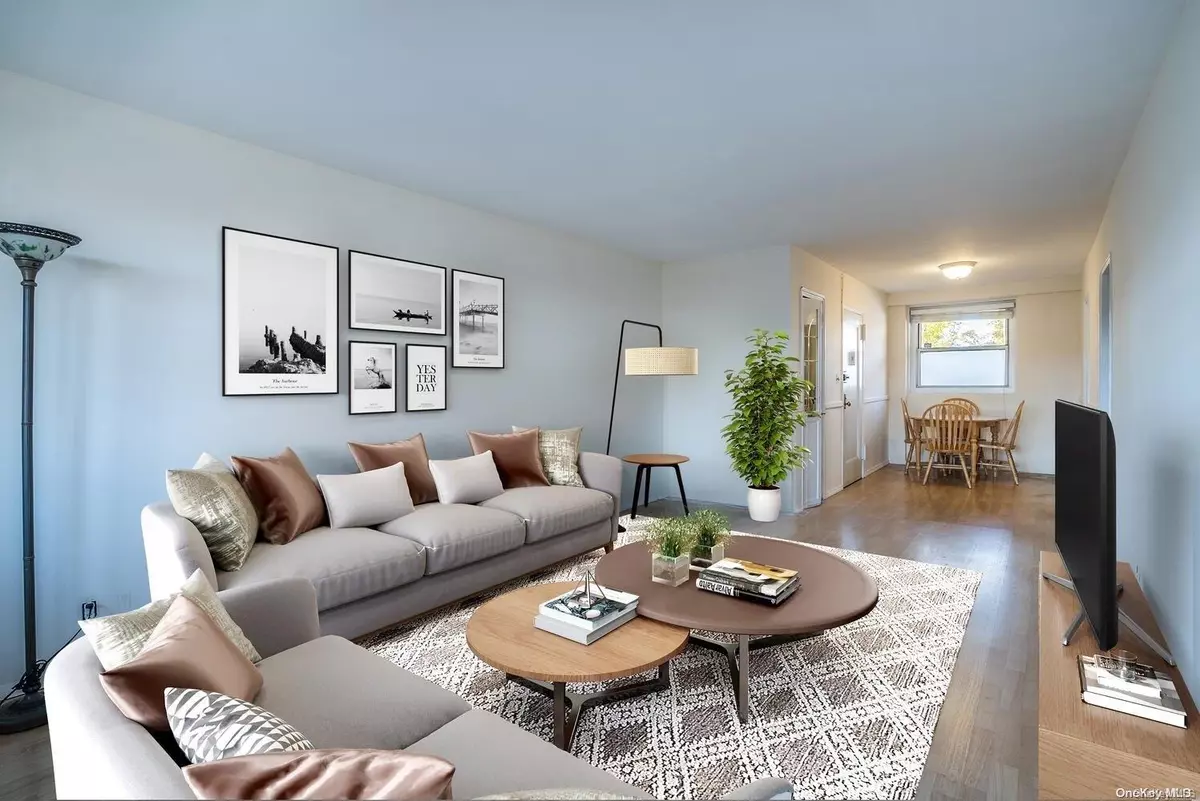 Jackson Heights, NY 11372,35-11 85 ST #9C