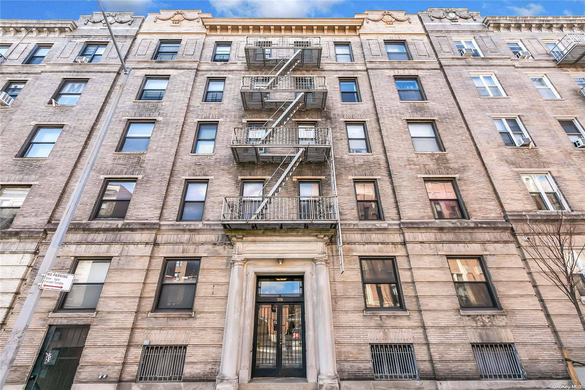 35-26 82 ST #34, Jackson Heights, NY 11372