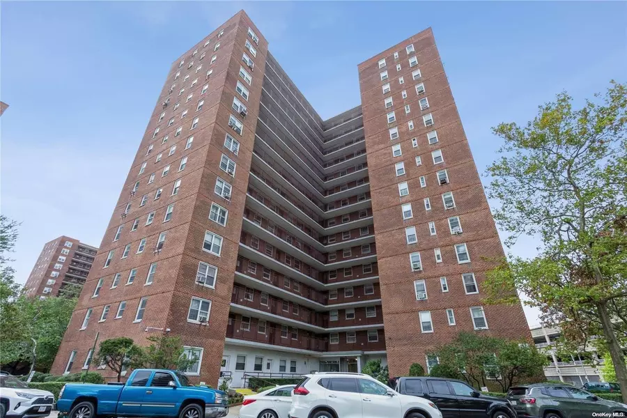 97-10 62 DR #14G, Rego Park, NY 11374