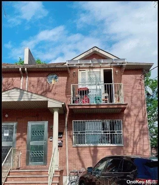 East Elmhurst, NY 11369,23-45 96 ST