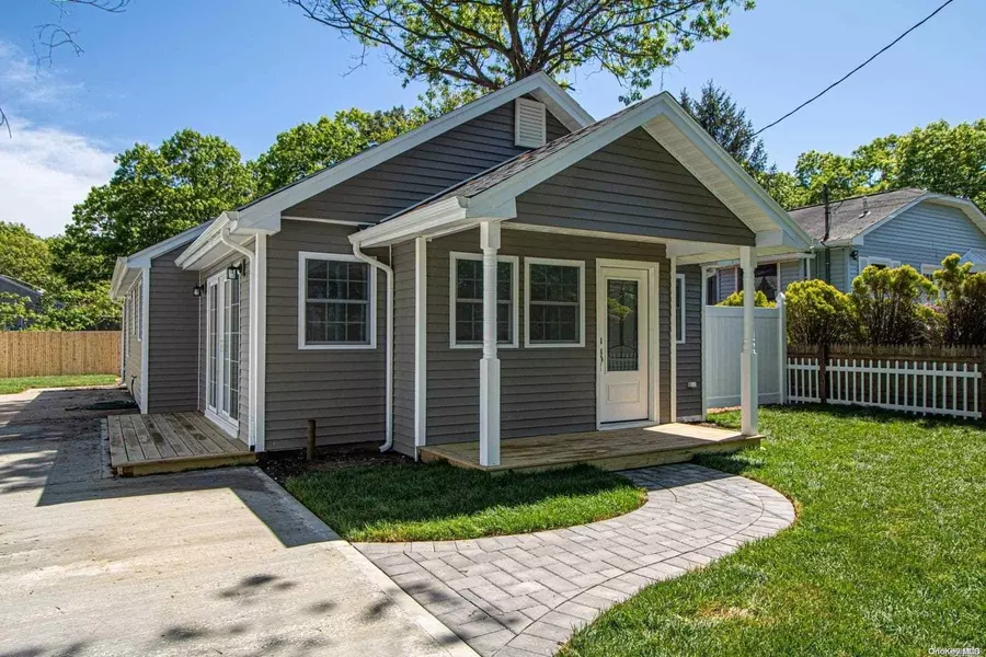 134 Parkwood DR, Shirley, NY 11967