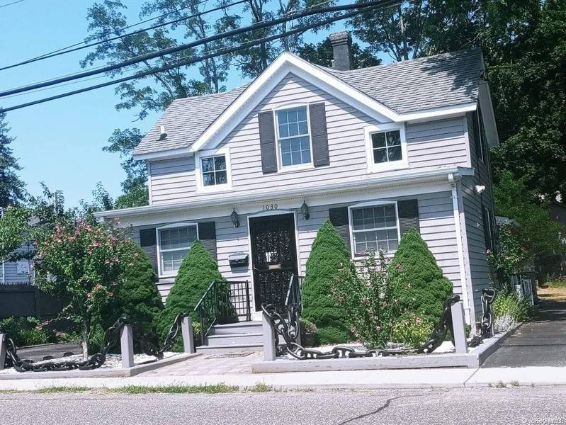 1030 Pulaski ST, Riverhead, NY 11901