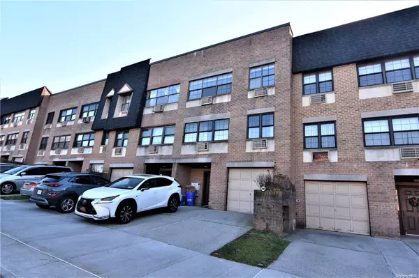 240-06 70 AVE #3A, Douglaston, NY 11362