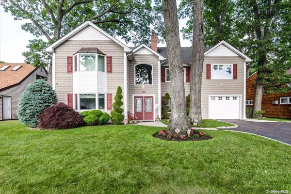 126 Hewlett AVE, Merrick, NY 11566