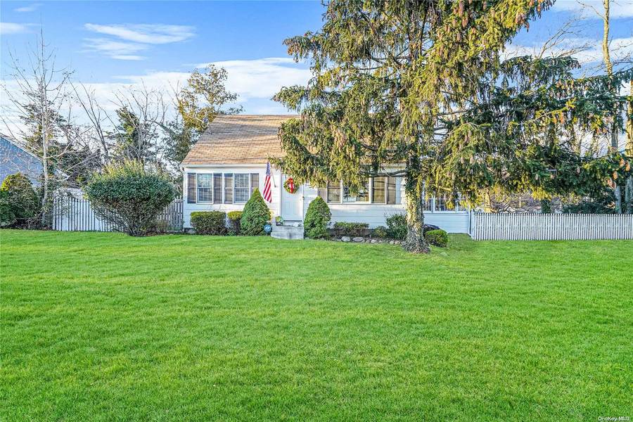 15 Bruce Place, Setauket, NY 11733