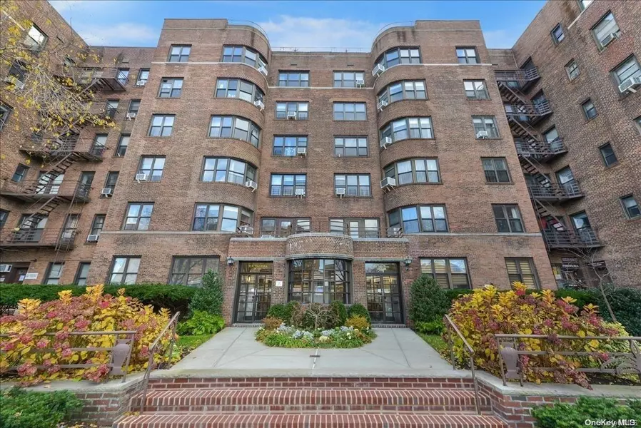 98-120 Queens BLVD #3M, Rego Park, NY 11374