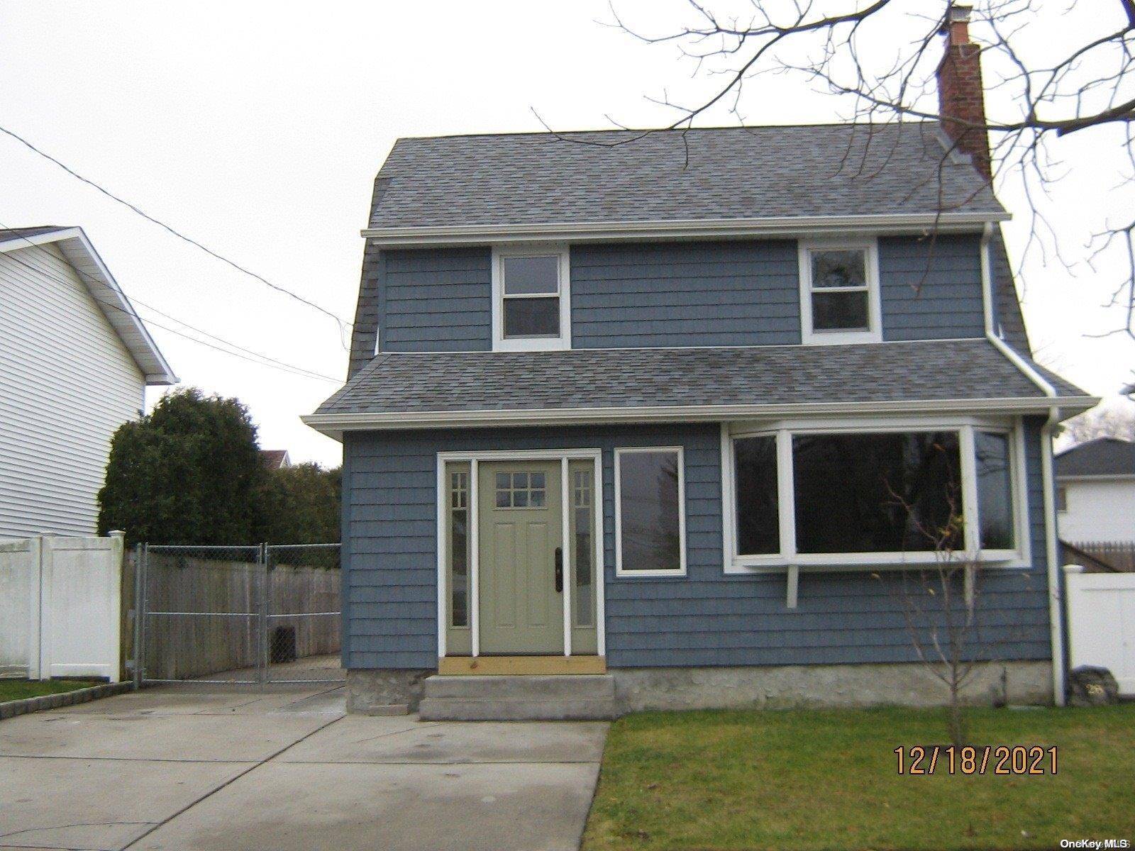 28 Fairview AVE, Oceanside, NY 11572