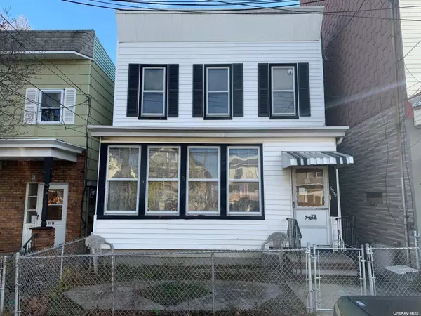 69-52 Caldwell AVE, Maspeth, NY 11378