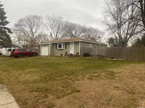 150 Palmer ST, Brentwood, NY 11717
