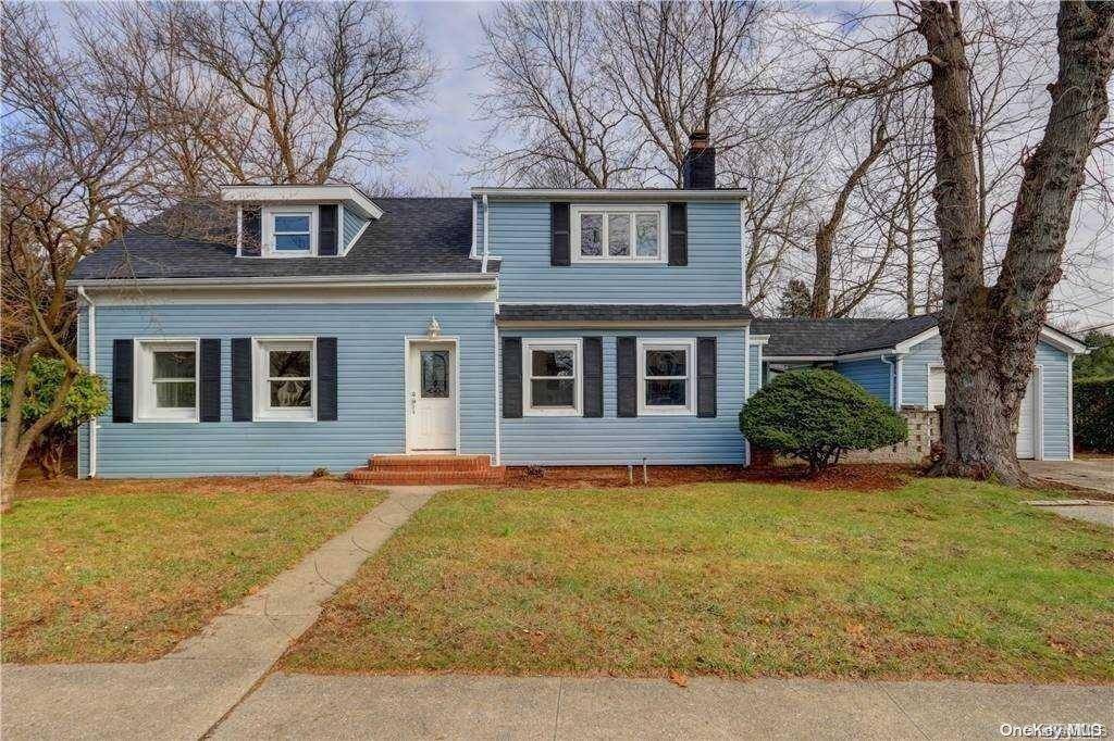 84 Franklin AVE, Malverne, NY 11565
