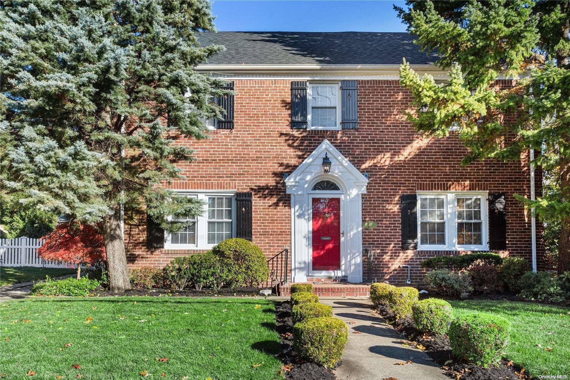 120 Norwood AVE, Malverne, NY 11565