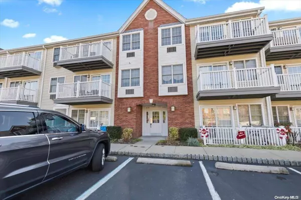 94-30 Magnolia CT #2A,  Ozone Park,  NY 11417