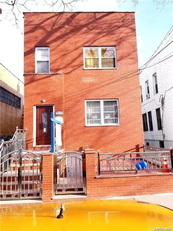 Woodside, NY 11377,37-11 59th ST