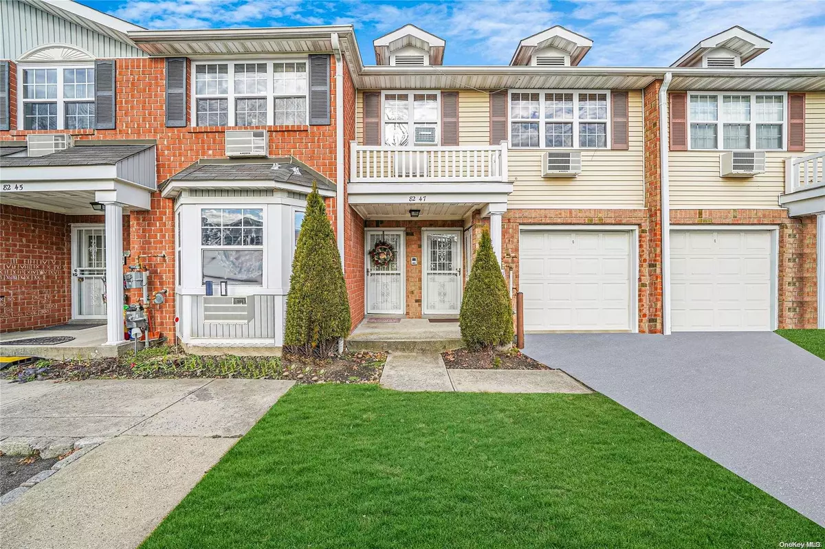 Queens Village, NY 11427,82-47 Country Pointe CIR