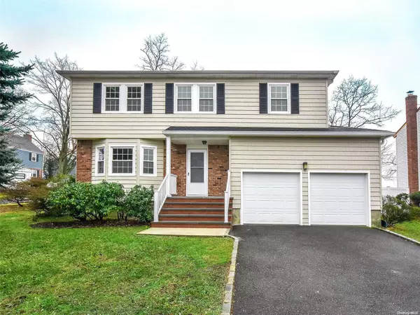 Glen Cove, NY 11542,1 Dartmouth DR