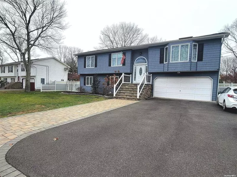 194 Central AVE, Bohemia, NY 11716