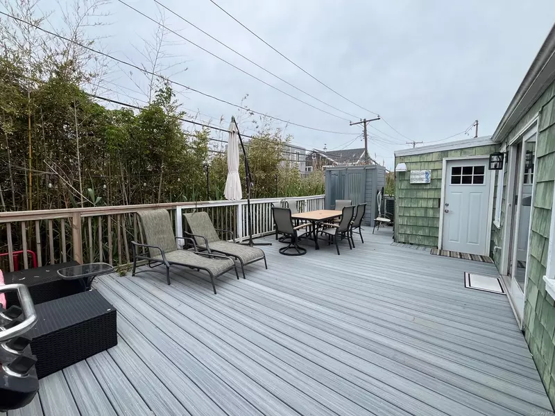 804 Evergreen WALK, Ocean Beach, NY 11770