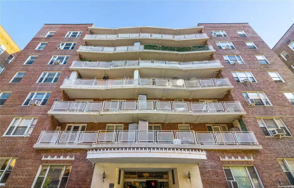 104-20 68 #B43, Forest Hills, NY 11375