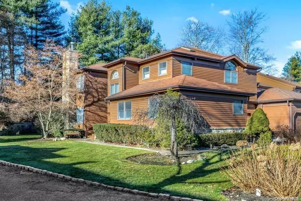 43 Hunt DR #43, Jericho, NY 11753