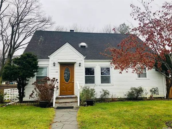 18 Reo AVE, Port Jefferson Station, NY 11776