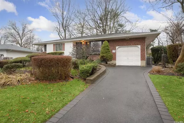 56 Fisher RD, Commack, NY 11725