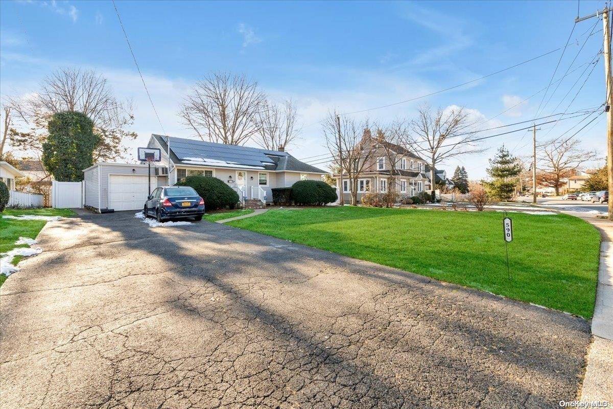 590 Demott AVE, Baldwin, NY 11510