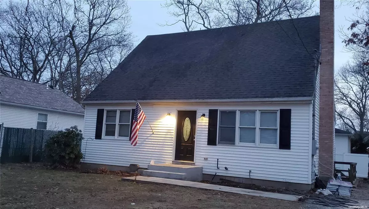 Mastic, NY 11950,106 Bedford AVE