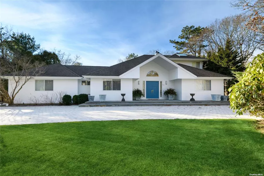 53 Whipporwill LN, East Quogue, NY 11942