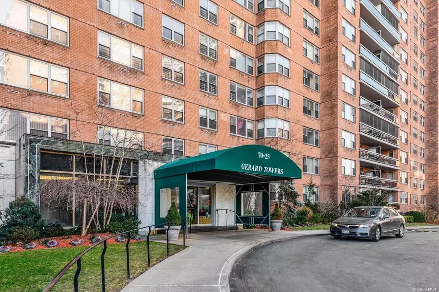 70-25 Yellowstone BLVD #10L, Forest Hills, NY 11375