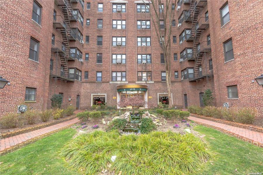 69-10 Yellowstone BLVD #518, Forest Hills, NY 11375