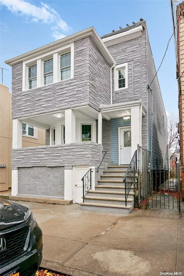 68-34 76 ST, Middle Village, NY 11379