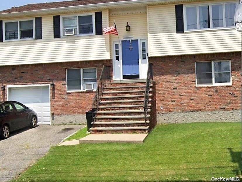547 Eagle AVE, West Hempstead, NY 11552