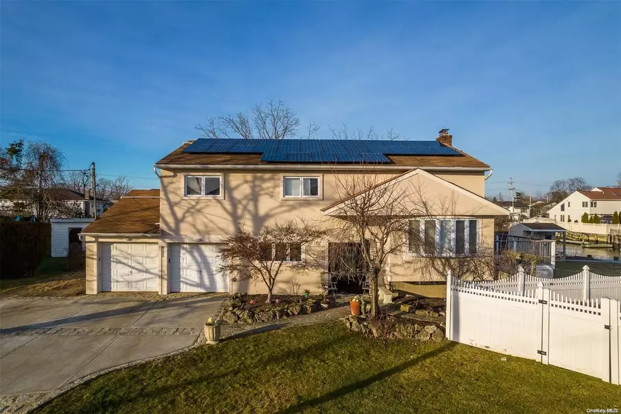 205 Bennett ST, Oceanside, NY 11572