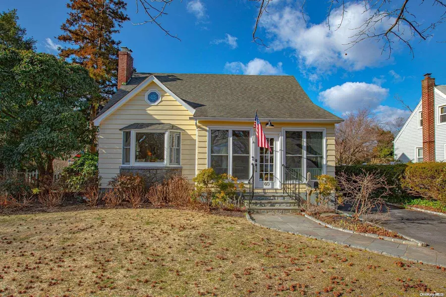 60 Church AVE, Islip, NY 11751