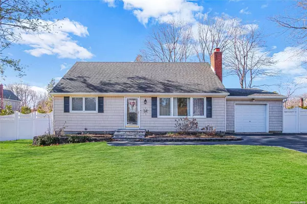 320 Tyler AVE, Miller Place, NY 11764