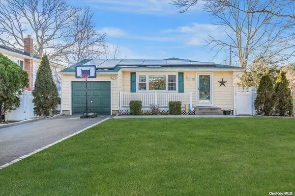 32 Bliss ST, Patchogue, NY 11772