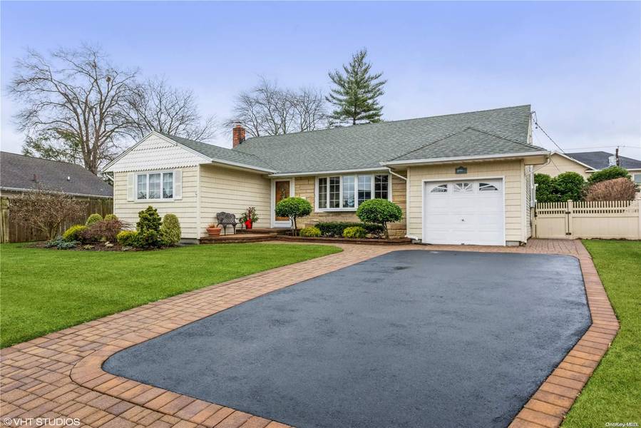 3440 Hawthorne DR, Wantagh, NY 11793