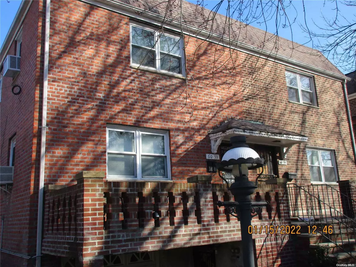 Middle Village, NY 11379,60-53 84th ST