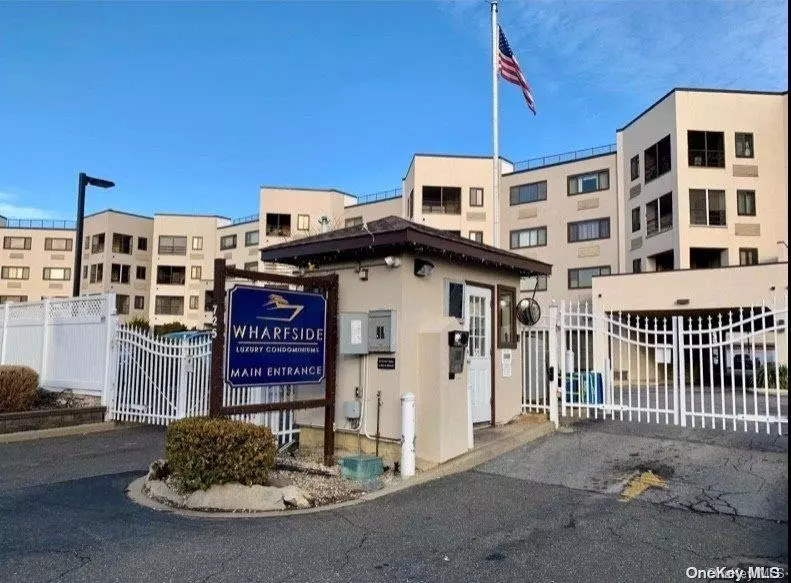 Freeport, NY 11520,725 Miller AVE #301