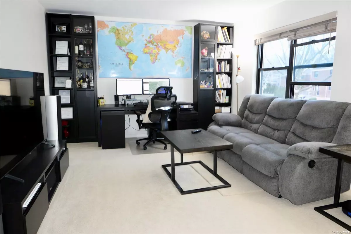 Oakland Gardens, NY 11364,217-05 75th Ave #2FL