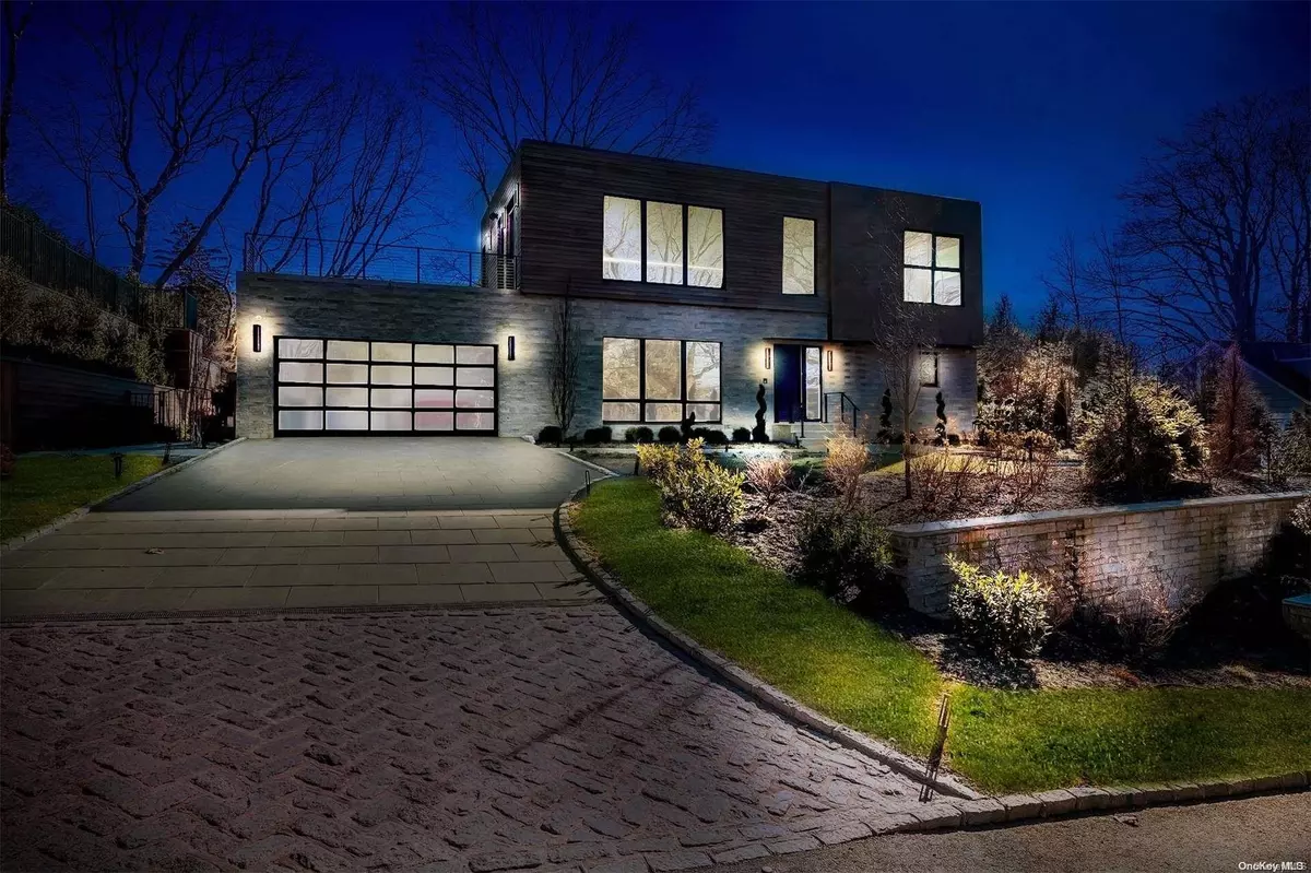 Port Washington, NY 11050,12 Ridgeway RD