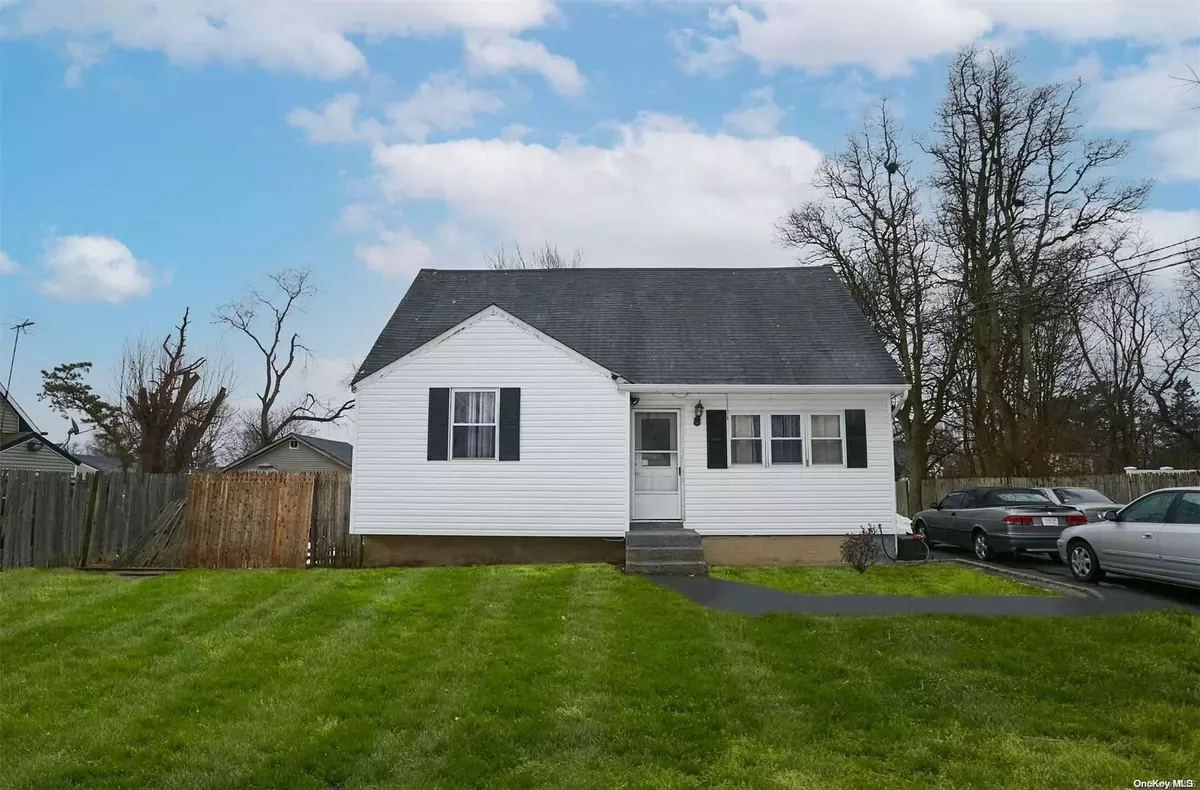 Brentwood, NY 11717,208 Clark ST