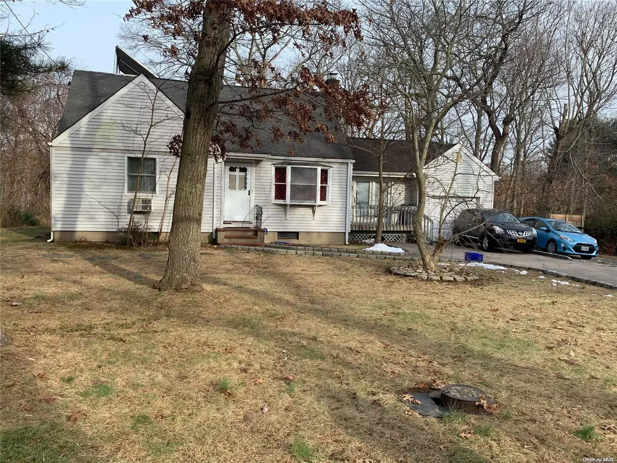 Greenlawn, NY 11740,198 Stony Hollow RD